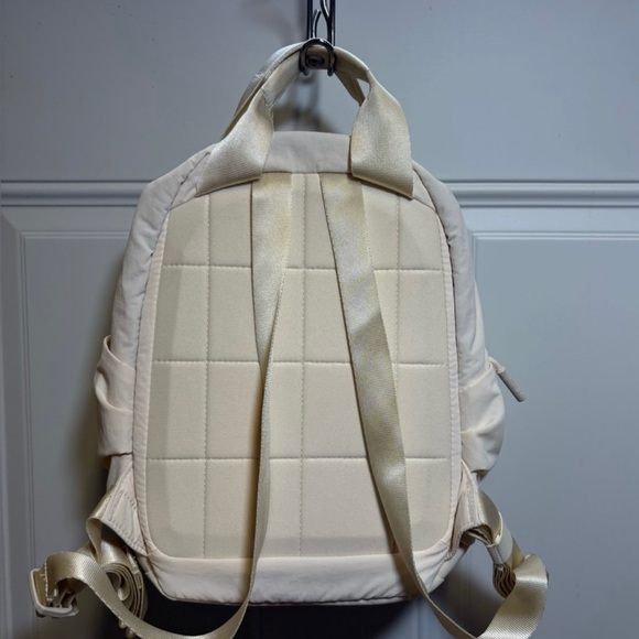 The North Face Never Stop Mini in ivory like new women’s backpack - Picture 11 of 14